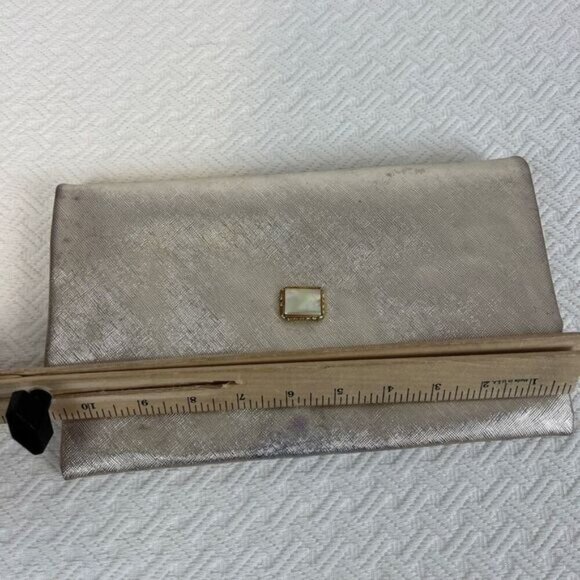 Vintage 60s 70s Shiny Silver Lewisette Clasp Clutch Wallet Coin Purse MOD Magnet - Picture 8 of 12